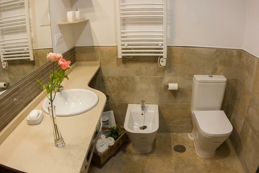 סביליה Monkeys Apartments San Isidoro מראה חיצוני תמונה